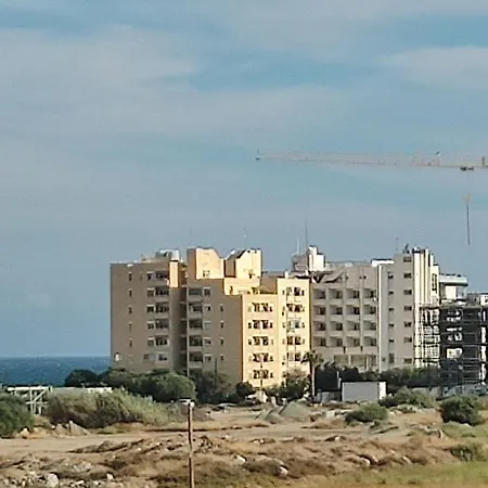 Maestro I Apartament Larnaca